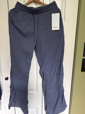 Lululemon BNWT Dance Studio Evolve Low-Rise Oversized Pant